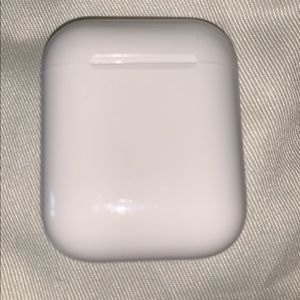 AirPods charging case